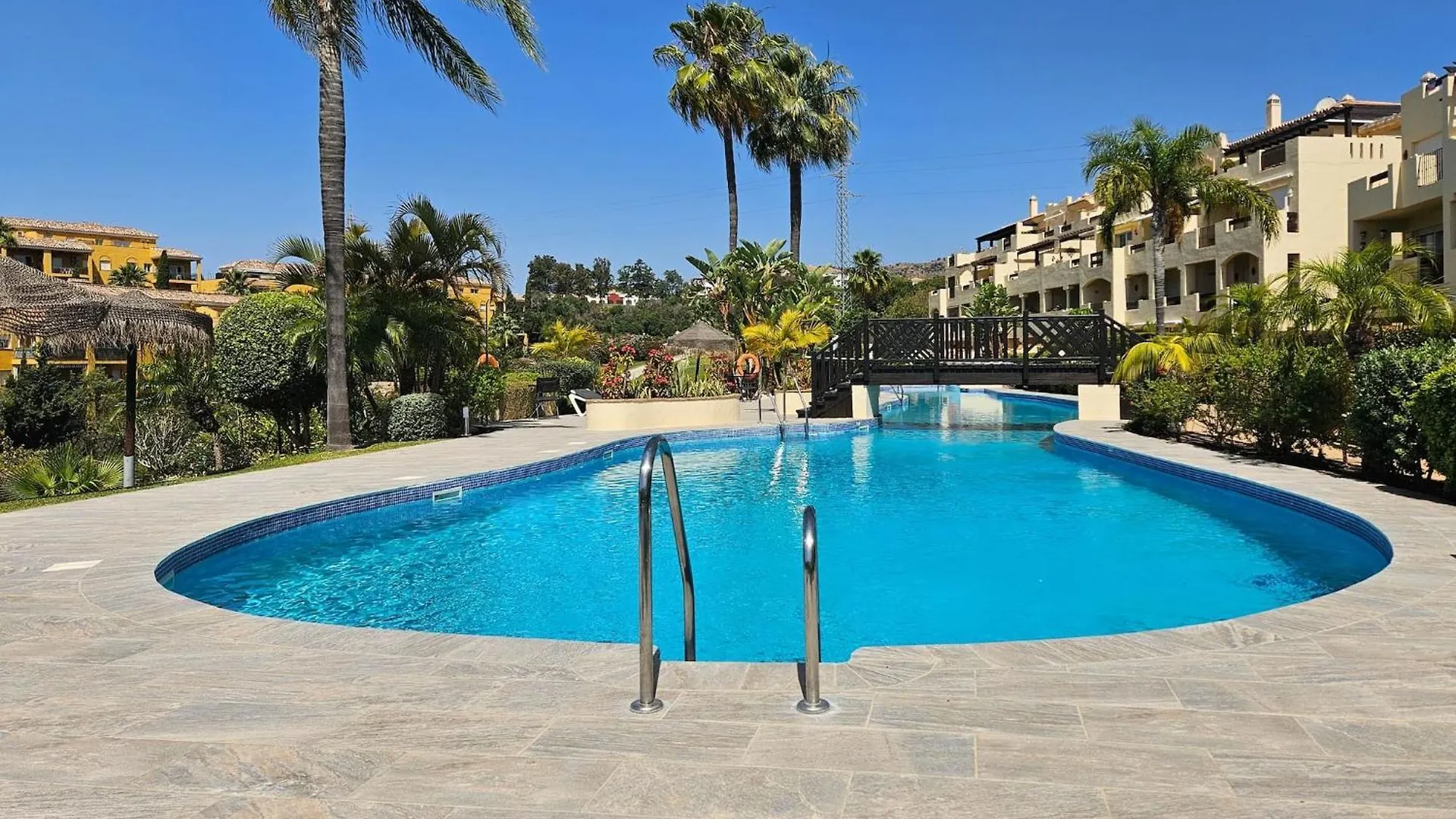 Amazing Pool, La Rinconada In Miraflores ミハス