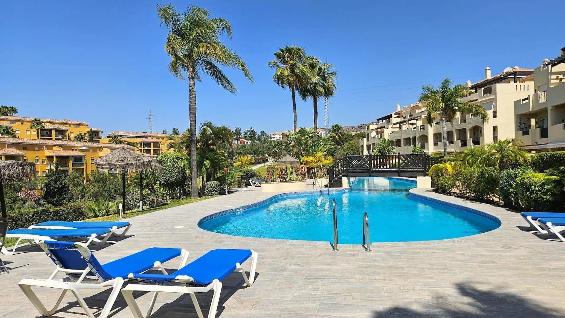 Amazing Pool, La Rinconada In Miraflores ミハス